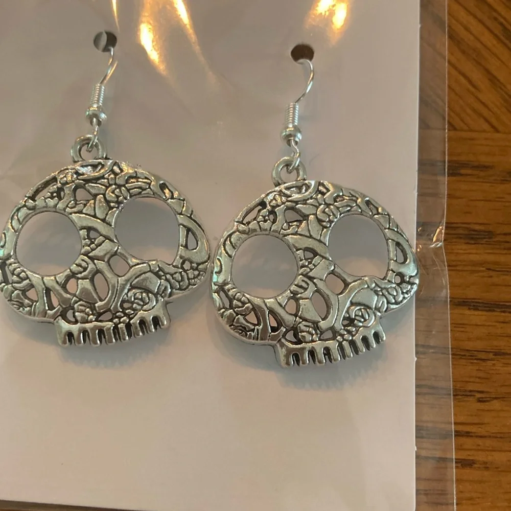 “sterling silver Skull” earrings. - Picture 3 of 3